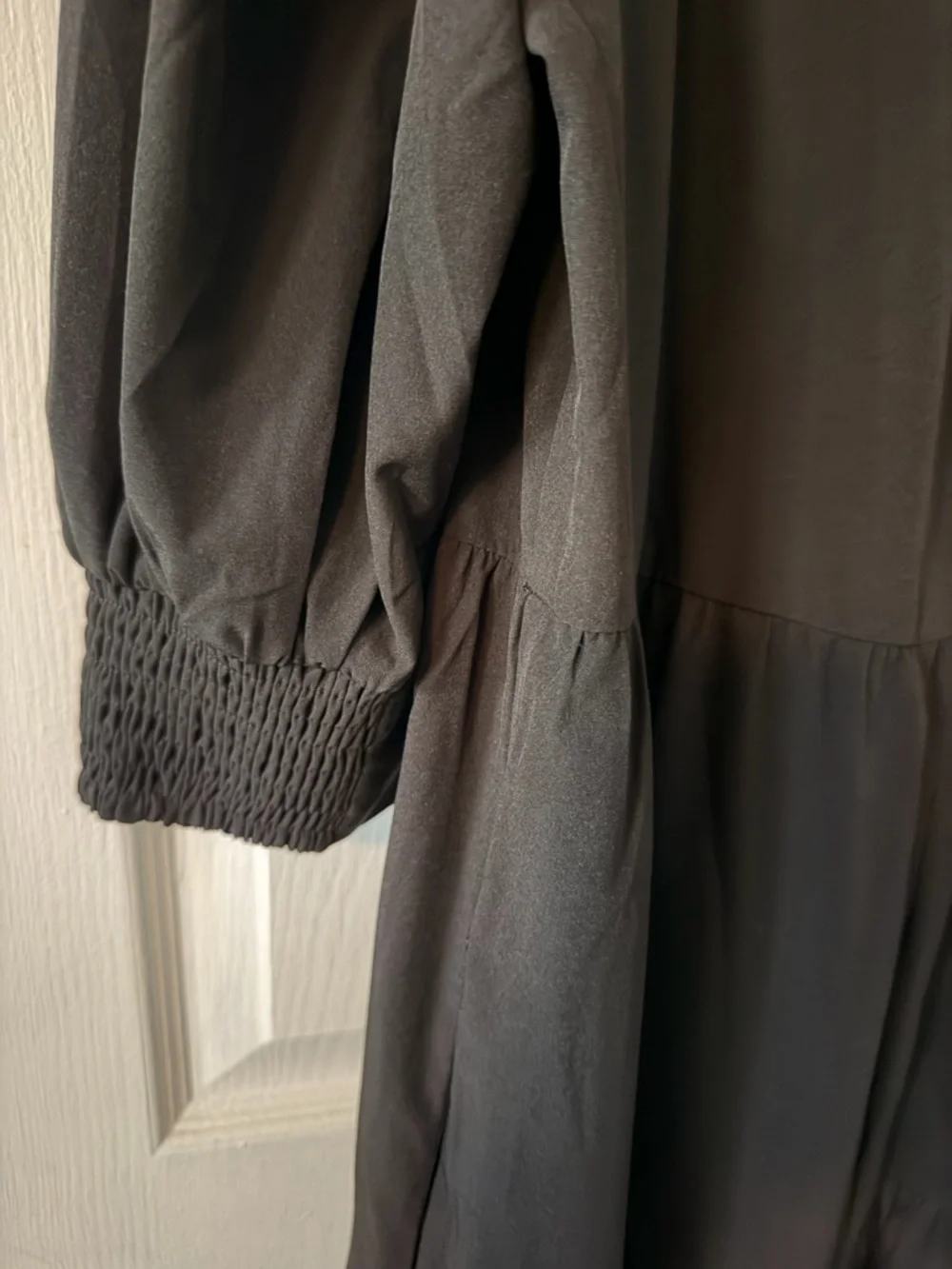 entro Black Tiered Midi Dress with Puff Sleeves and V-Neck - Picture 6 of 7